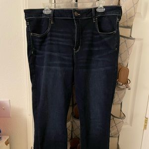 American Eagle Dark Wash Stretchy Jegging. Size 18